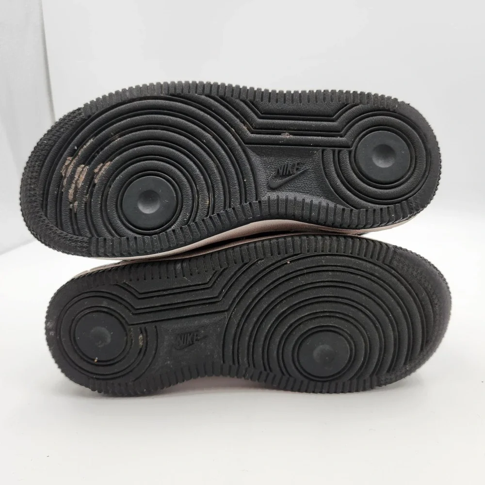 Nike force lv8